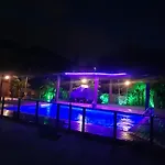 招待所 Garden Place Local