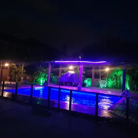 بيت ضيافة Garden Place Local