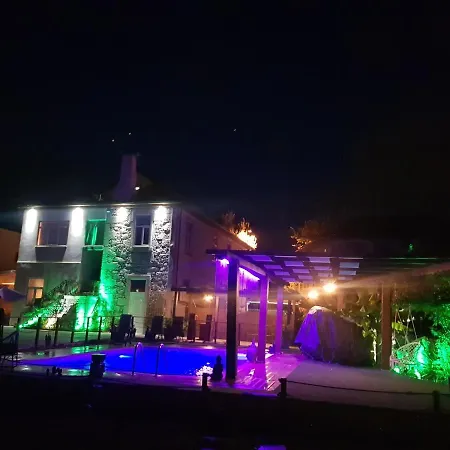 Garden Place Local Πανσιόν *