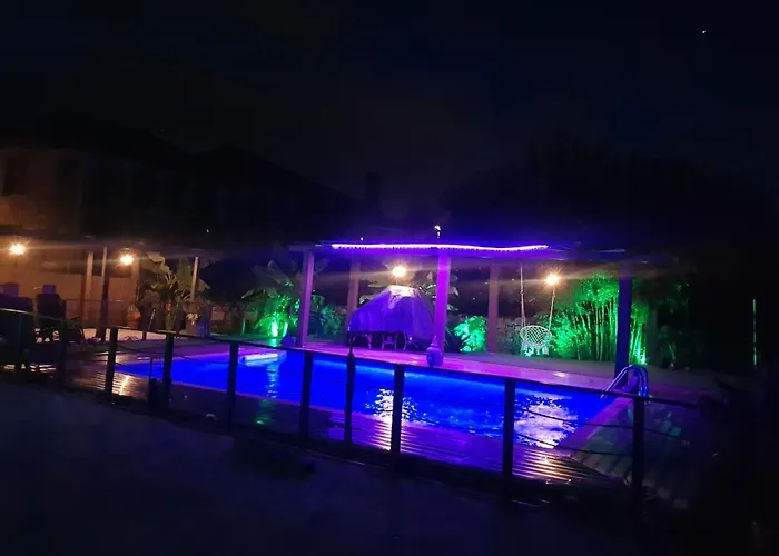 بيت ضيافة Garden Place Local